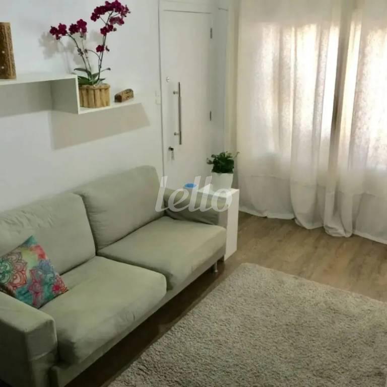 LIVING de Apartamento à venda, Padrão com 70 m², 2 quartos e em Vila Mariana - São Paulo