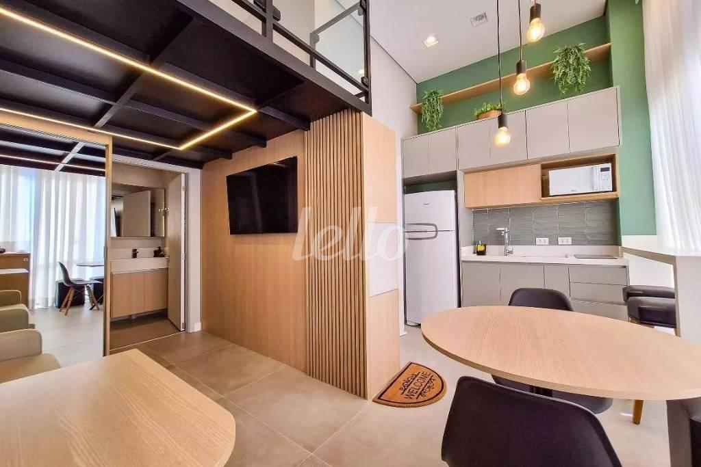 SALA E COZINHA de Apartamento para alugar, Padrão com 30 m², 1 quarto e em Vila Mariana - São Paulo