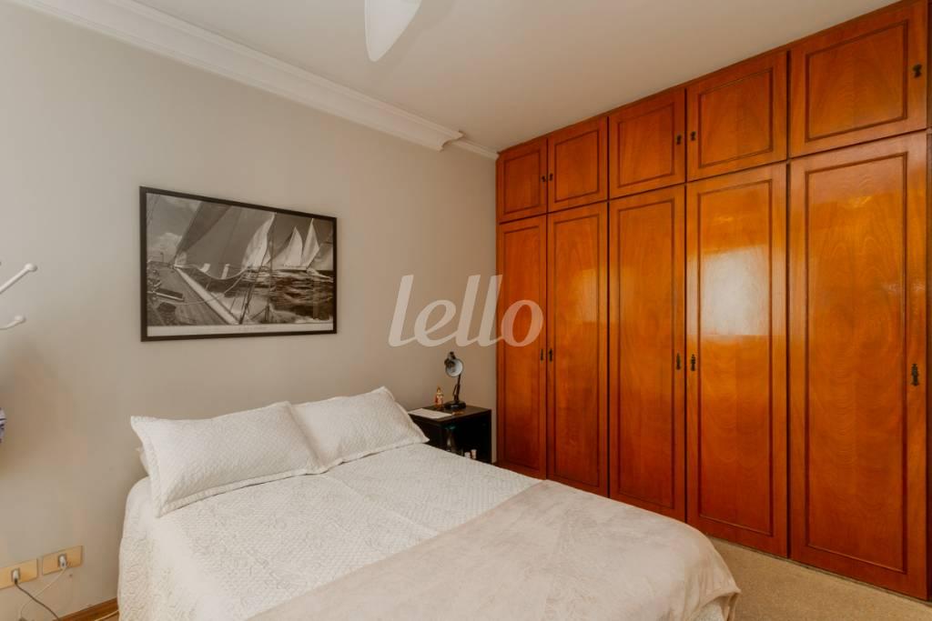 SUITE 1 de Apartamento para alugar, Padrão com 290 m², 3 quartos e 4 vagas em Aclimação - São Paulo