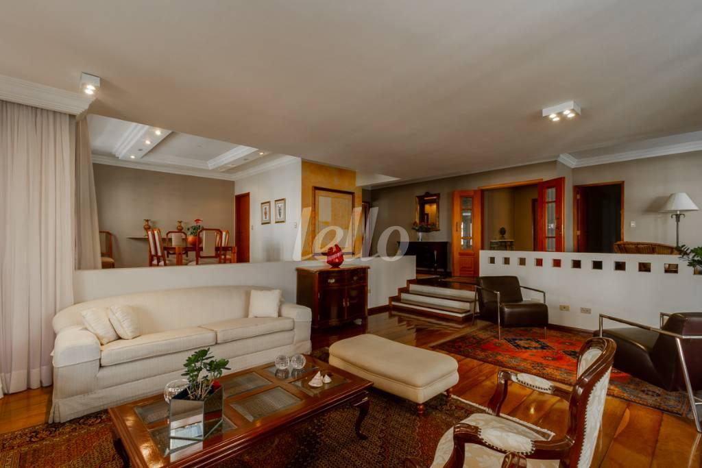 SALA 1 de Apartamento para alugar, Padrão com 290 m², 3 quartos e 4 vagas em Aclimação - São Paulo