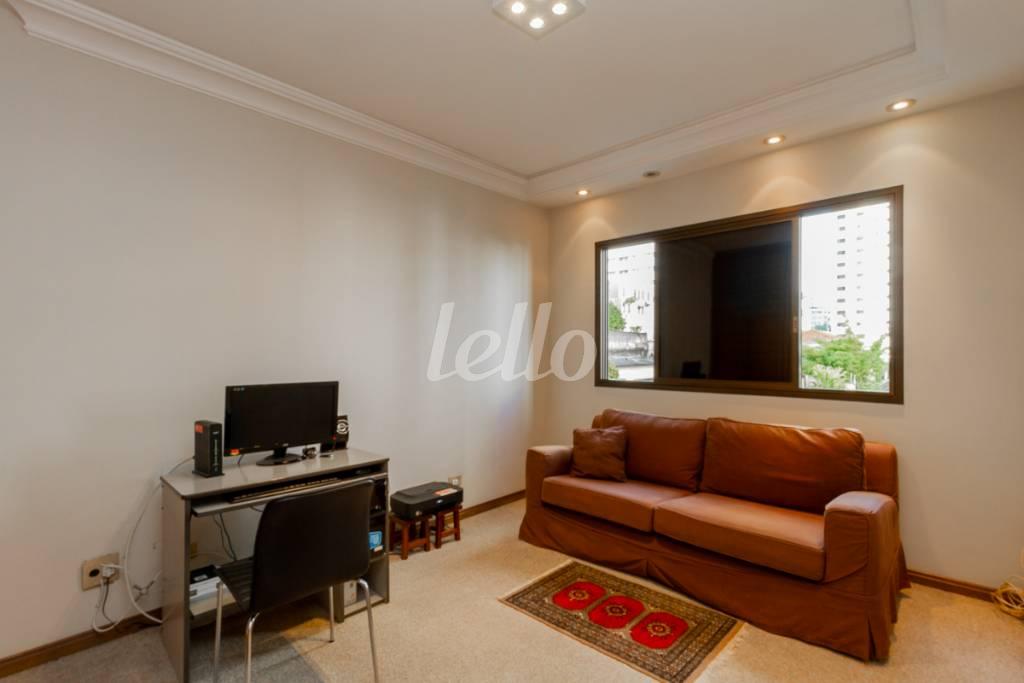 SUITE 2 de Apartamento para alugar, Padrão com 290 m², 3 quartos e 4 vagas em Aclimação - São Paulo