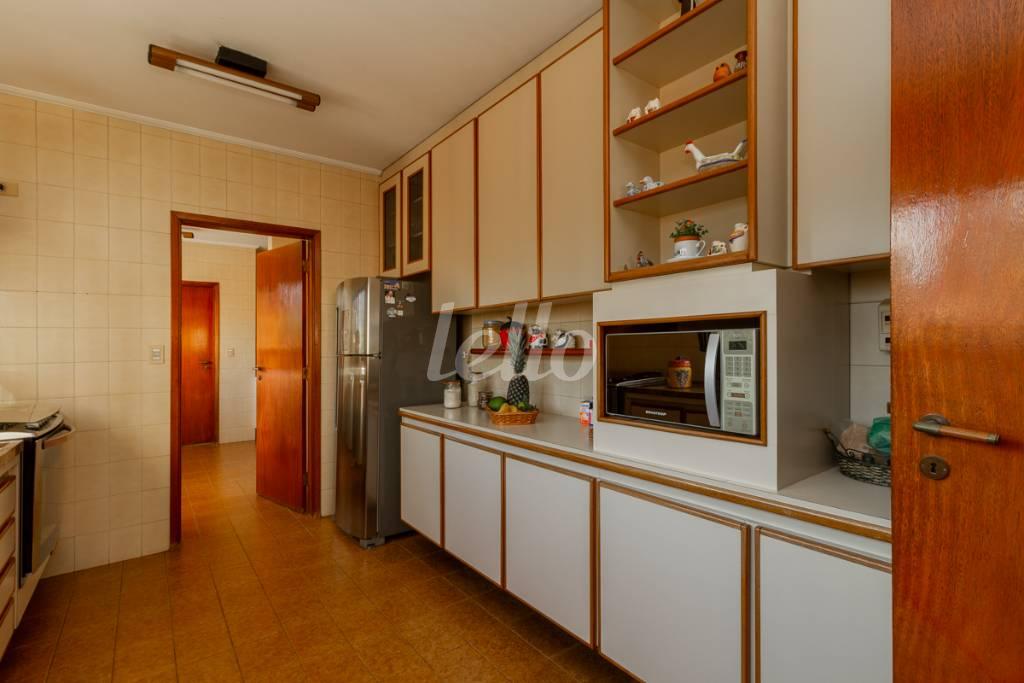 COZINHA de Apartamento para alugar, Padrão com 290 m², 3 quartos e 4 vagas em Aclimação - São Paulo