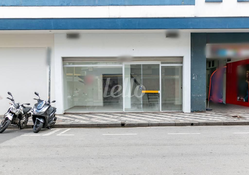 FACHADA de Loja para alugar, Padrão com 50 m², e em República - São Paulo