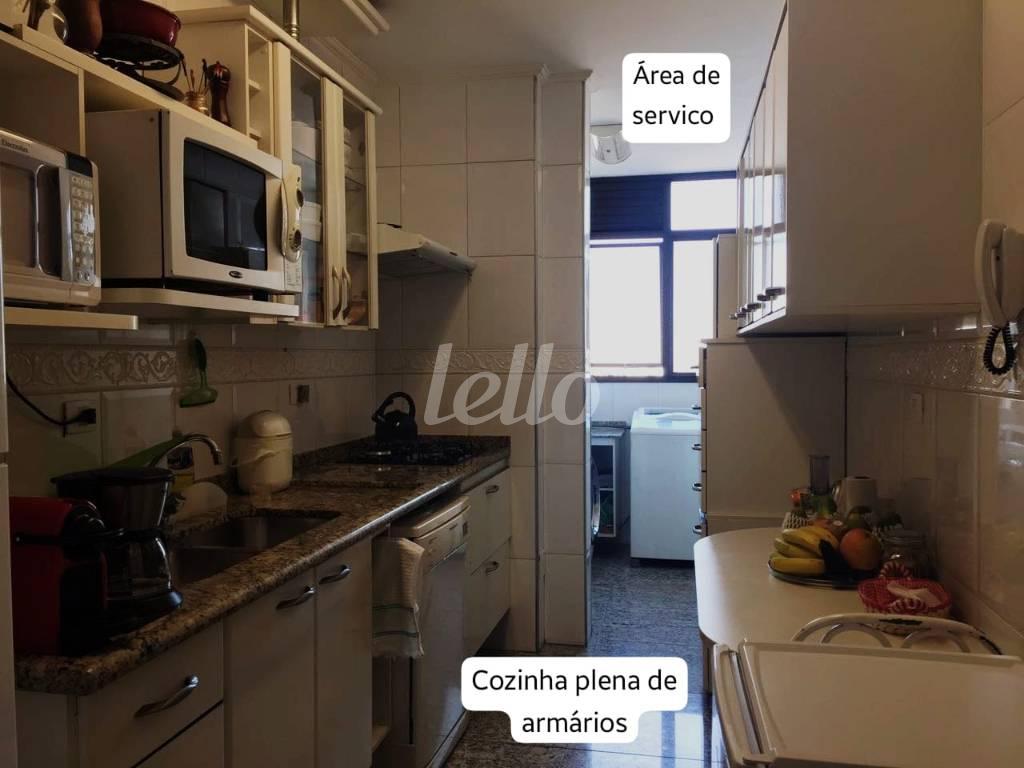 COZINHA de Apartamento à venda, Padrão com 90 m², 3 quartos e 2 vagas em Vila Cláudia - São Paulo