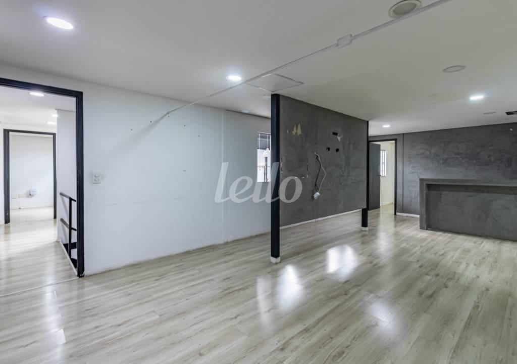 SALA de Casa para alugar, sobrado com 594 m², e em Lapa - São Paulo