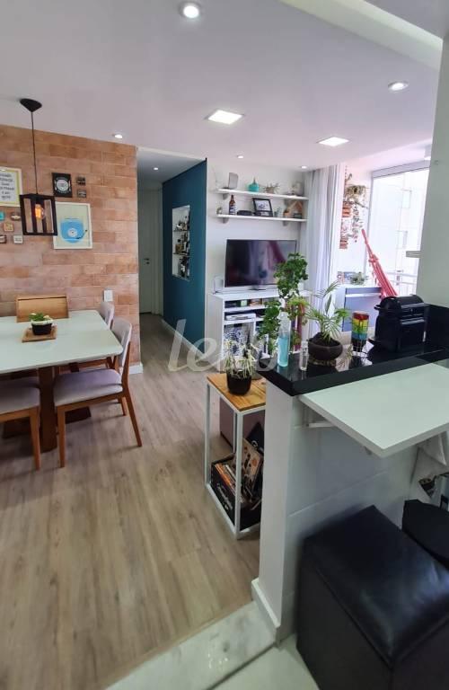SALA de Apartamento à venda, Padrão com 45 m², 2 quartos e 1 vaga em Quinta da Paineira - São Paulo