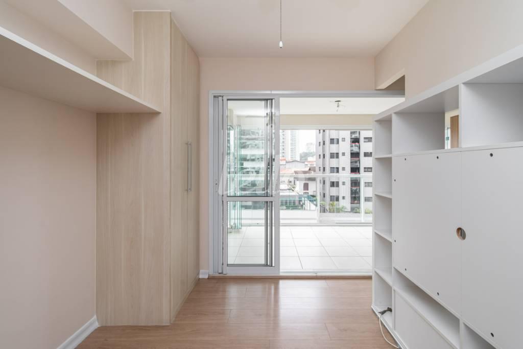 DORMITÓRIO de Apartamento à venda, Padrão com 54 m², 1 quarto e 1 vaga em Vila Regente Feijó - São Paulo