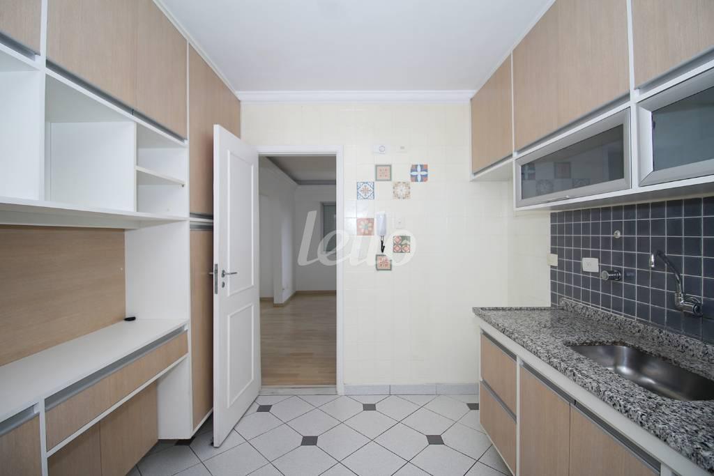 COZINHA de Apartamento para alugar, Padrão com 134 m², 3 quartos e 2 vagas em Pinheiros - São Paulo