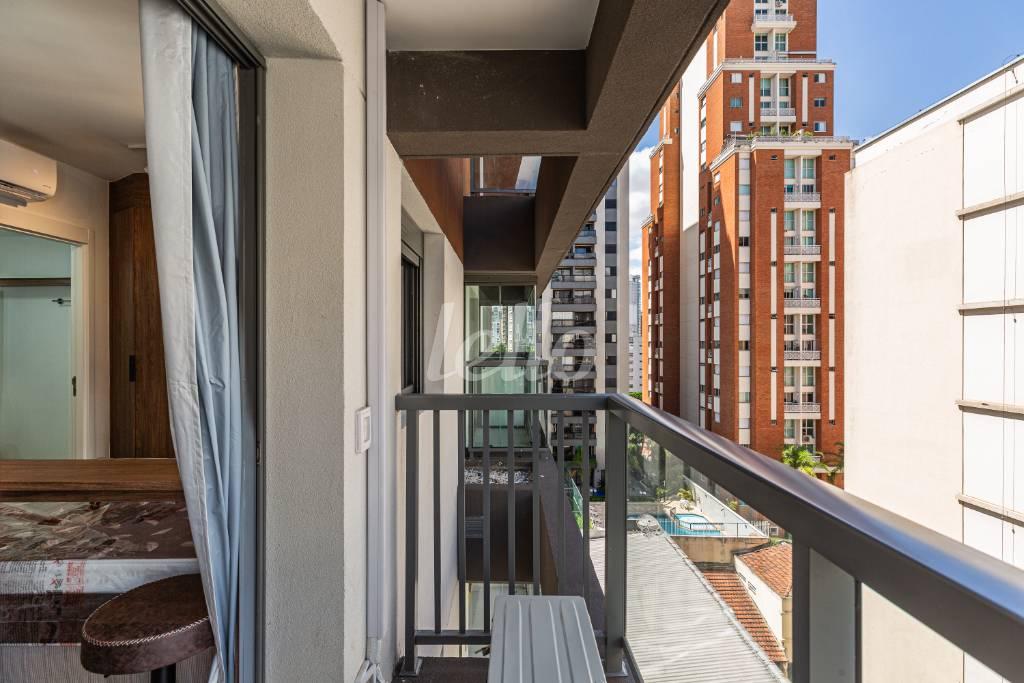 SACADA de Apartamento para alugar, Padrão com 31 m², 1 quarto e em Jardim Paulista - São Paulo