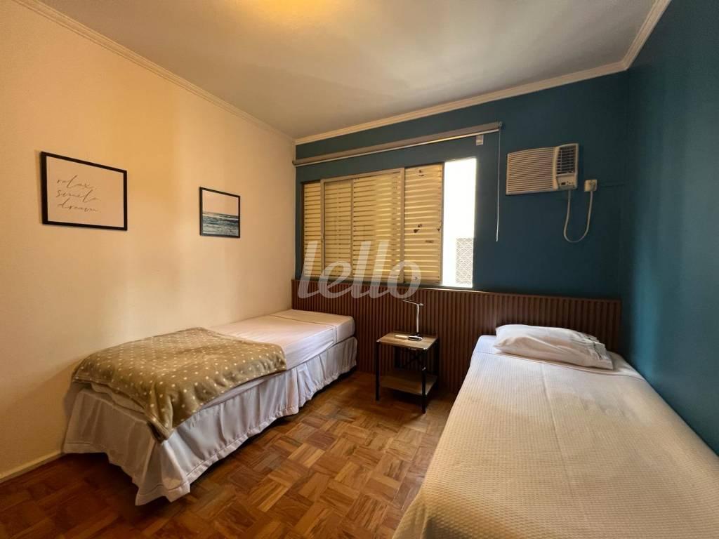 DORMITÓRIO de Apartamento à venda, Padrão com 70 m², 2 quartos e 1 vaga em Jardins - São Paulo