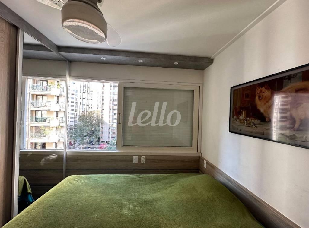 DORMITÓRIO de Apartamento à venda, Flat com 30 m², 1 quarto e 1 vaga em Cerqueira César - São Paulo