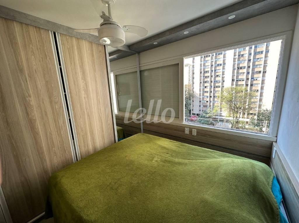 DORMITÓRIO de Apartamento à venda, Flat com 30 m², 1 quarto e 1 vaga em Cerqueira César - São Paulo