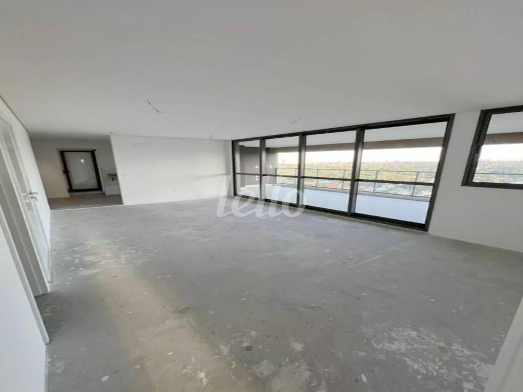LIVING de Apartamento à venda, Padrão com 143 m², 3 quartos e 2 vagas em Campo Belo - São Paulo