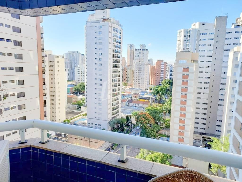 VISTA de Apartamento à venda, Padrão com 70 m², 2 quartos e 2 vagas em Indianópolis - São Paulo