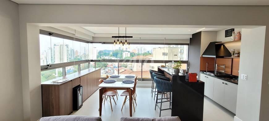 VARANDA GOURMET de Apartamento à venda, Padrão com 104 m², 3 quartos e 2 vagas em Vila Mariana - São Paulo