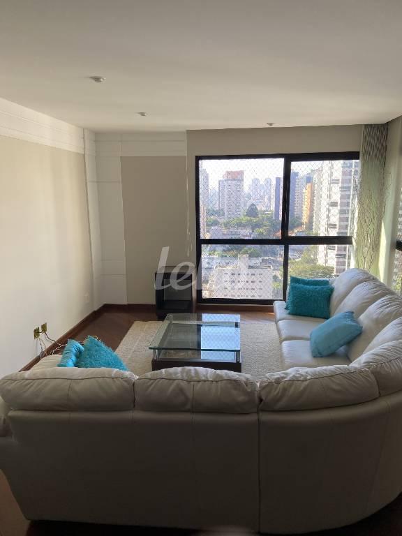 SALA de Apartamento à venda, Padrão com 193 m², 3 quartos e 3 vagas em Jardim - Santo André