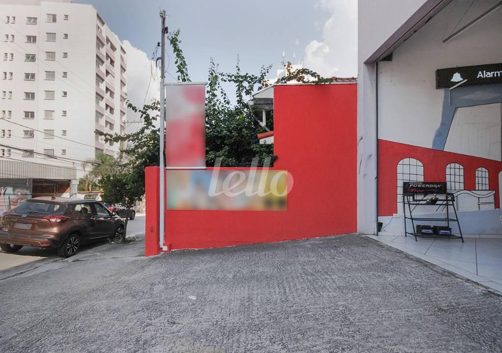 FACHADA de Loja para alugar, Padrão com 80 m², e 5 vagas em Vila Mazzei - São Paulo