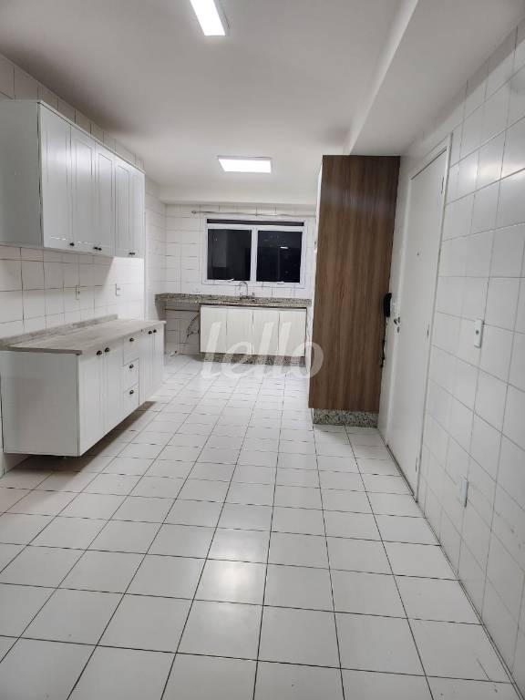 COZINHA de Apartamento à venda, Padrão com 240 m², 4 quartos e 4 vagas em Ipiranga - São Paulo
