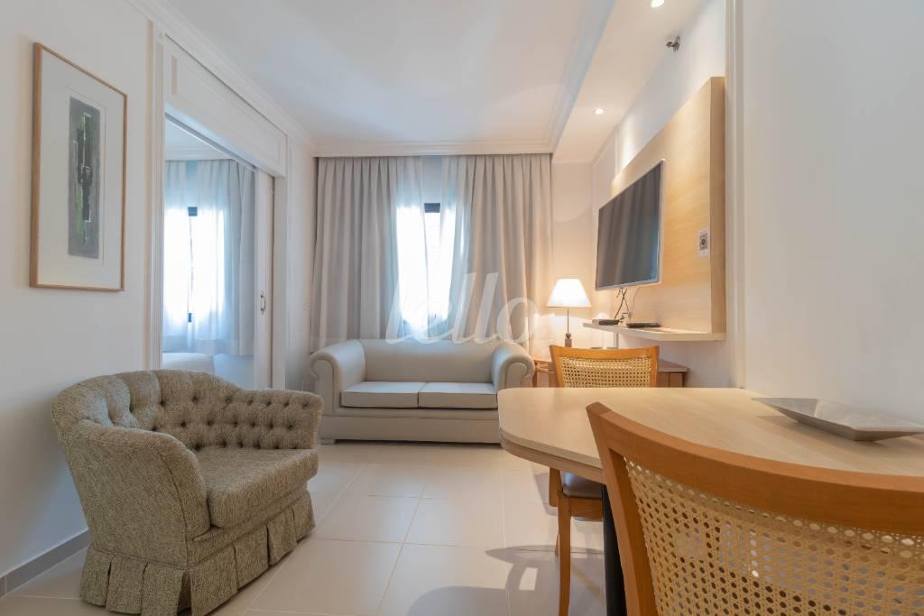 SALA de Apartamento para alugar, Flat com 32 m², 1 quarto e 1 vaga em Jardim Paulista - São Paulo
