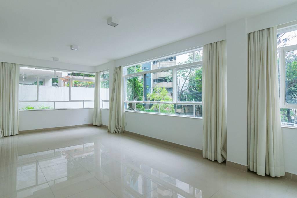 SALA de Apartamento à venda, Padrão com 164 m², 4 quartos e 2 vagas em Santa Cecília - São Paulo