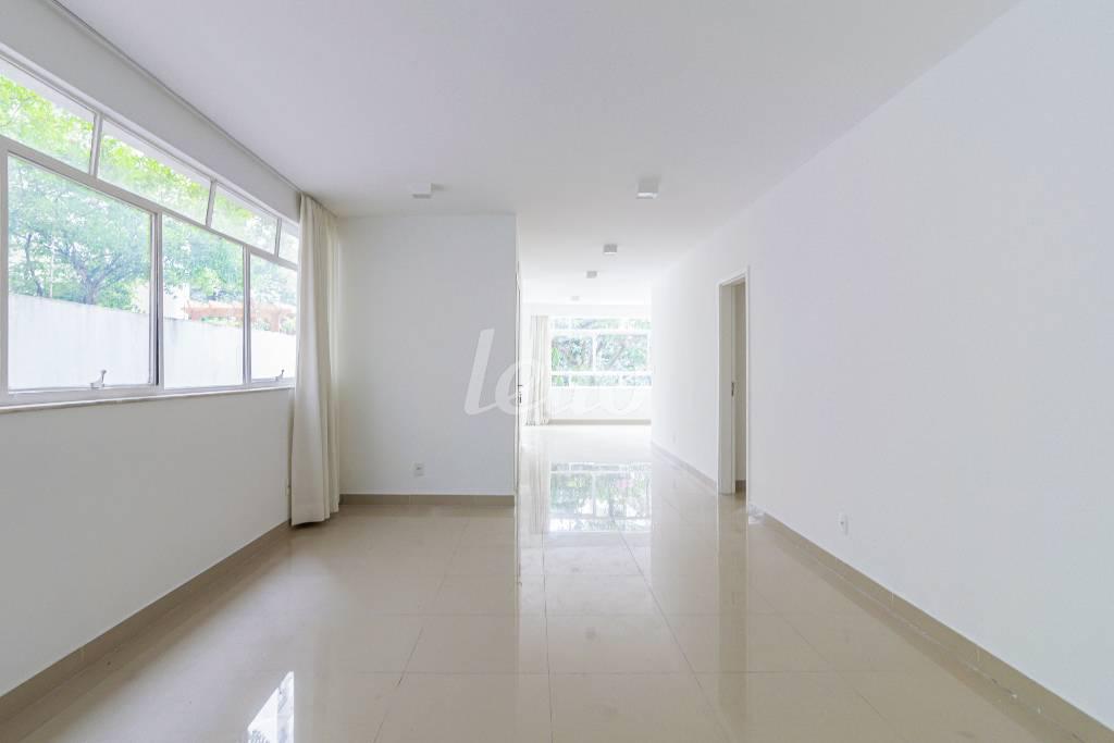 SALA de Apartamento à venda, Padrão com 164 m², 4 quartos e 2 vagas em Santa Cecília - São Paulo