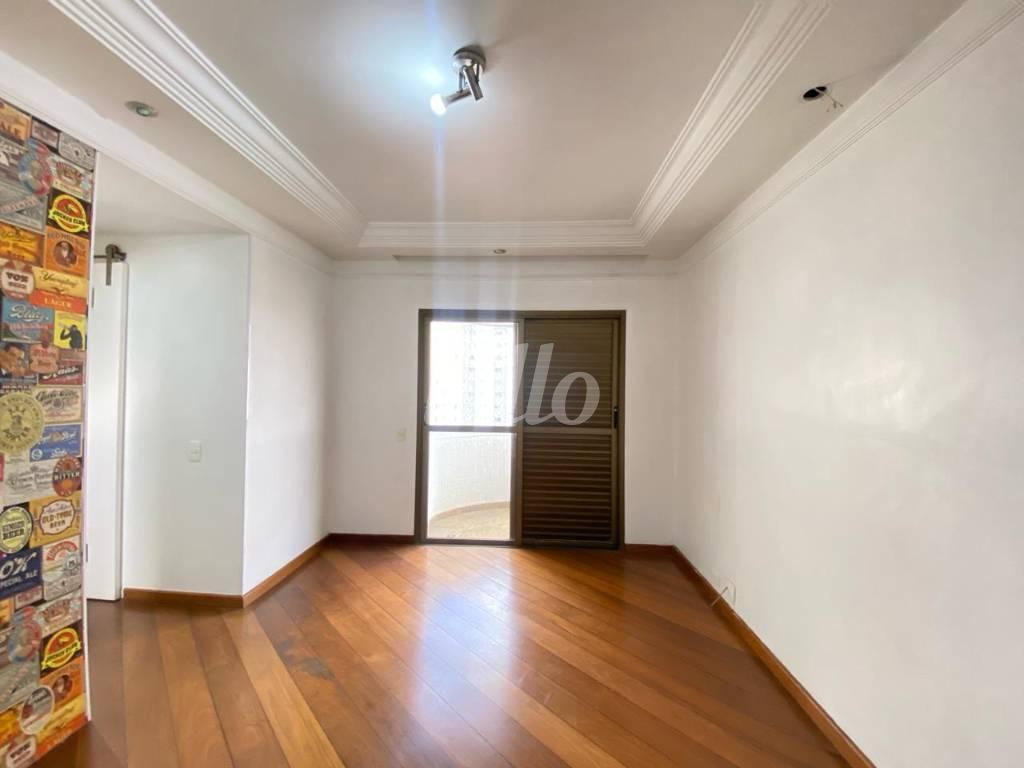 SUITE CASAL de Apartamento à venda, Padrão com 165 m², 4 quartos e 3 vagas em Vila Carrão - São Paulo