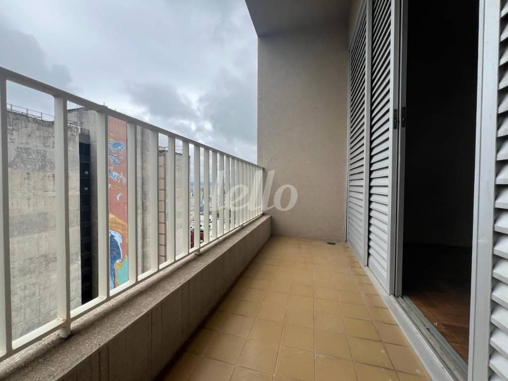 TERRAÇO SUÍTE de Apartamento à venda, Padrão com 420 m², 4 quartos e 1 vaga em Bela Vista - São Paulo