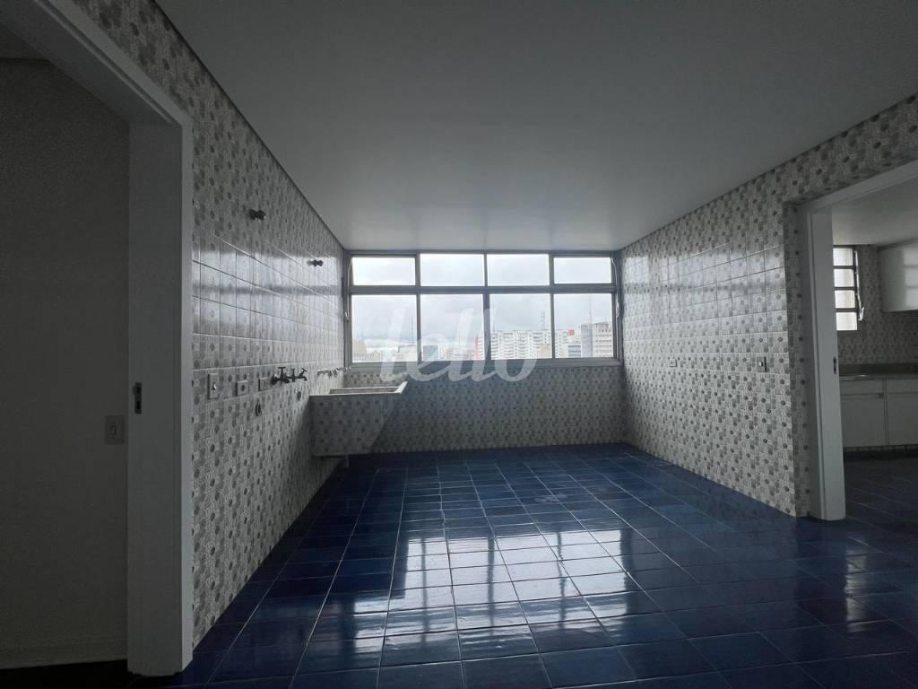 ÁREA DE SERVIÇO de Apartamento à venda, Padrão com 420 m², 4 quartos e 1 vaga em Bela Vista - São Paulo