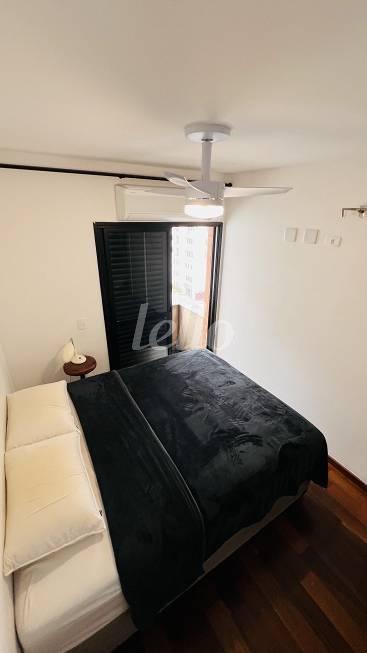 DORMITÓRIO de Apartamento à venda, Padrão com 32 m², 1 quarto e 1 vaga em Jardim Paulista - São Paulo