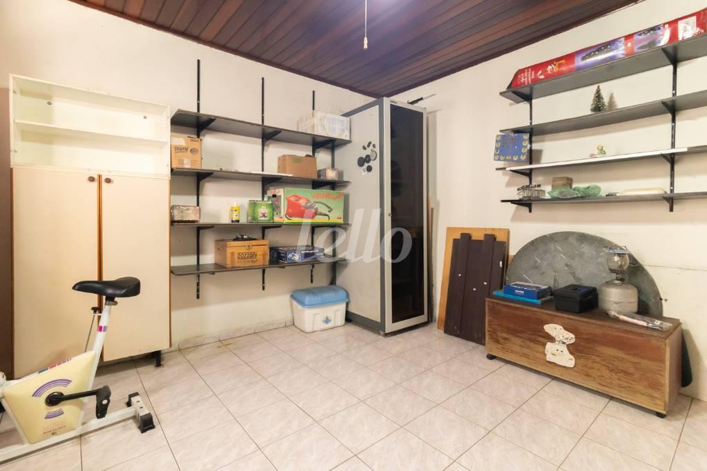 ÁREA DE SERVIÇO de Casa à venda, térrea com 150 m², 4 quartos e 2 vagas em Vila Lúcia - São Paulo