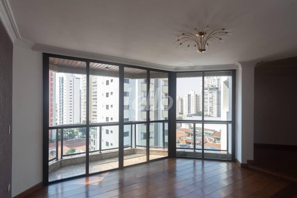 SALA DE ESTAR de Apartamento para alugar, Padrão com 140 m², 3 quartos e 2 vagas em Vila Regente Feijó - São Paulo