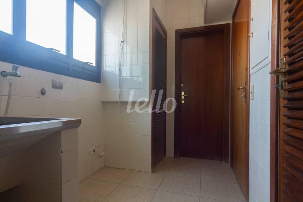 ÁREA DE SERVIÇO de Apartamento para alugar, Padrão com 140 m², 3 quartos e 2 vagas em Vila Regente Feijó - São Paulo