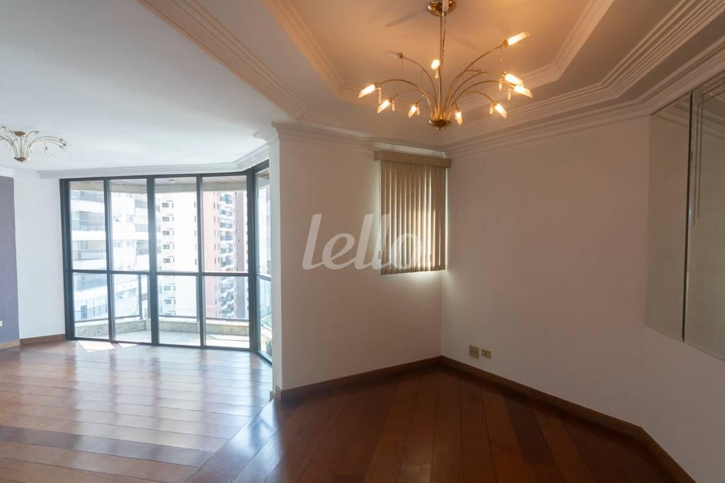 SALA DE JANTAR de Apartamento para alugar, Padrão com 140 m², 3 quartos e 2 vagas em Vila Regente Feijó - São Paulo