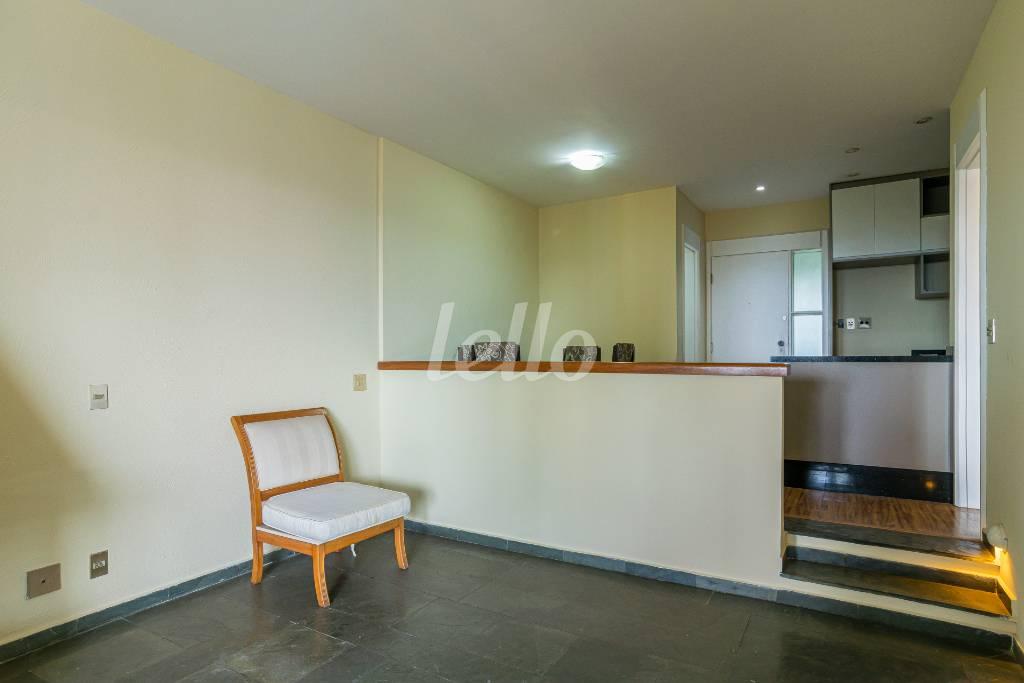 SALA de Apartamento para alugar, Padrão com 78 m², 1 quarto e 2 vagas em Vila Suzana - São Paulo