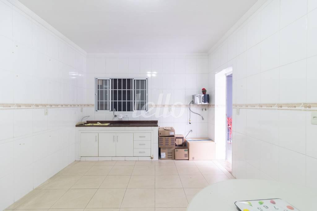 COZINHA de Casa à venda, térrea com 150 m², 4 quartos e 2 vagas em Vila Lúcia - São Paulo