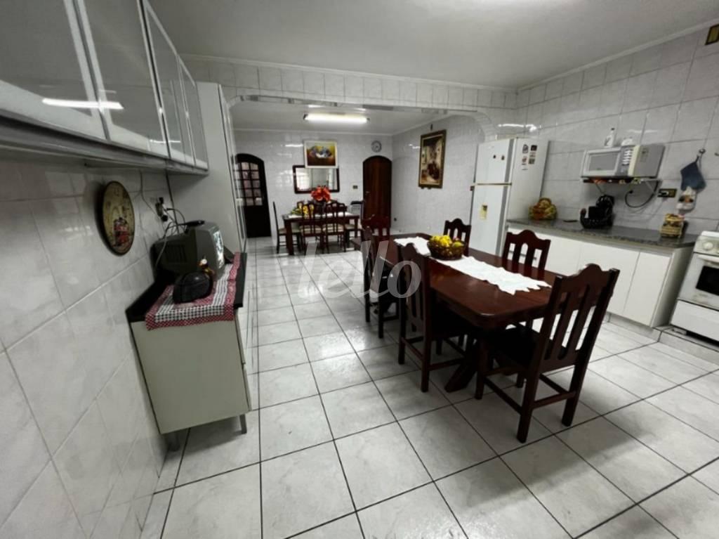 COZINHA de Casa à venda, assobradada com 320 m², 4 quartos e 6 vagas em Jardim Santo Antônio - Santo André