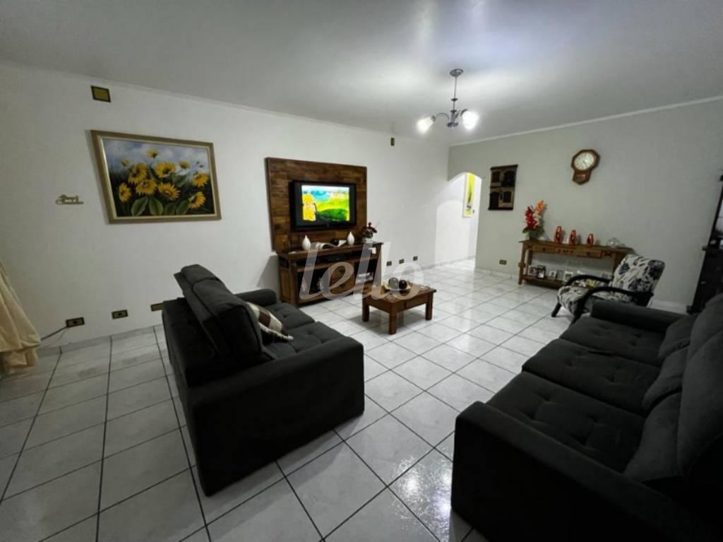 SALA de Casa à venda, assobradada com 320 m², 4 quartos e 6 vagas em Jardim Santo Antônio - Santo André