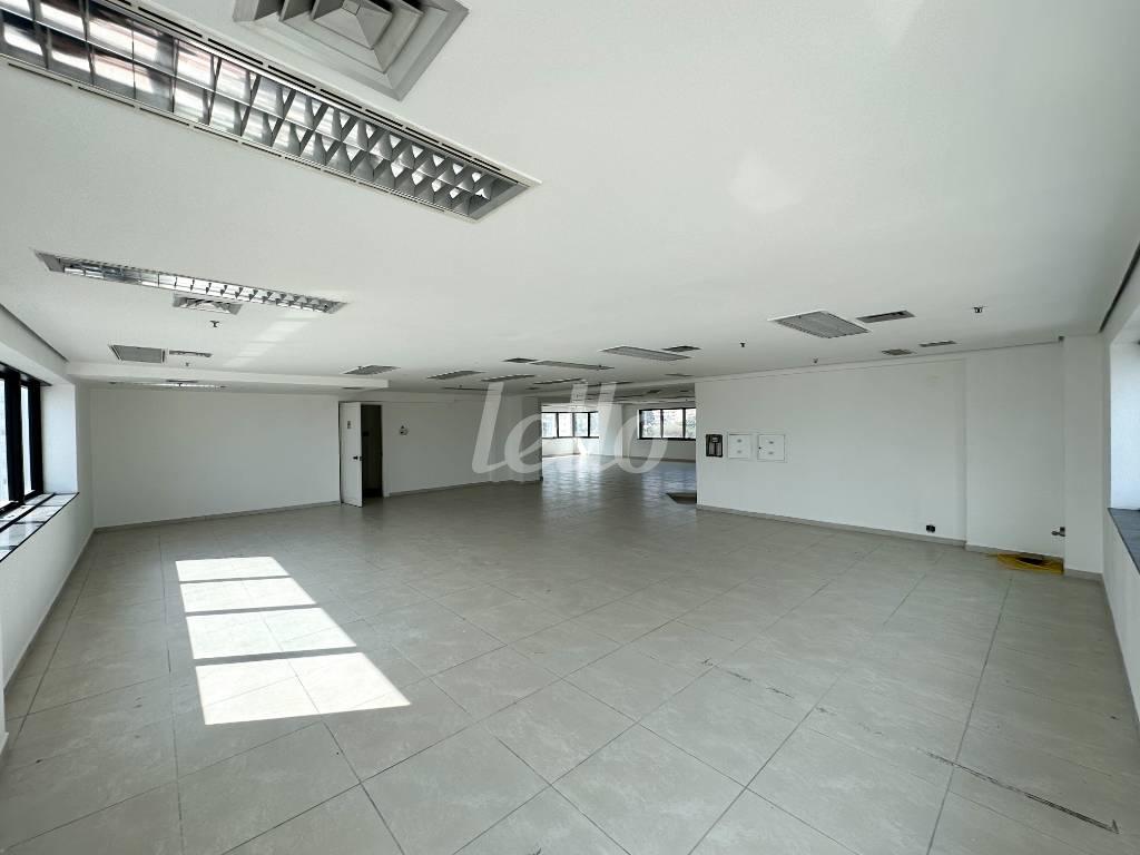 SALA de Sala / Conjunto para alugar, Padrão com 232 m², e 6 vagas em Santana - São Paulo