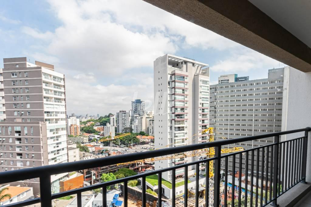 VARANDA de Apartamento à venda, Padrão com 34 m², 1 quarto e em Sumaré - São Paulo