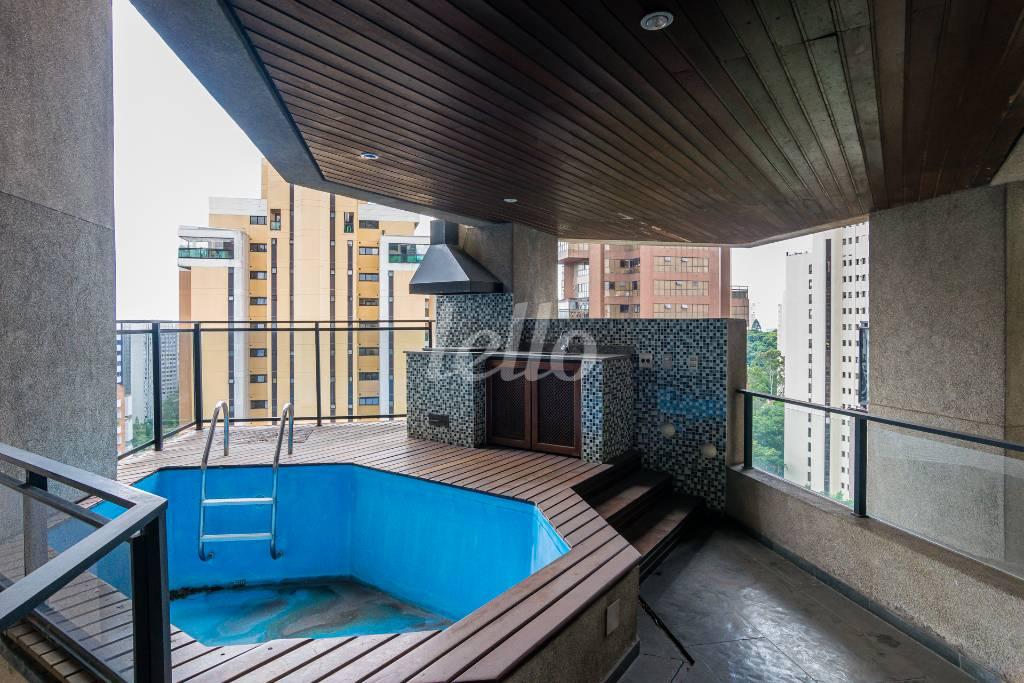 SACADA de Apartamento para alugar, Padrão com 78 m², 1 quarto e 2 vagas em Vila Suzana - São Paulo