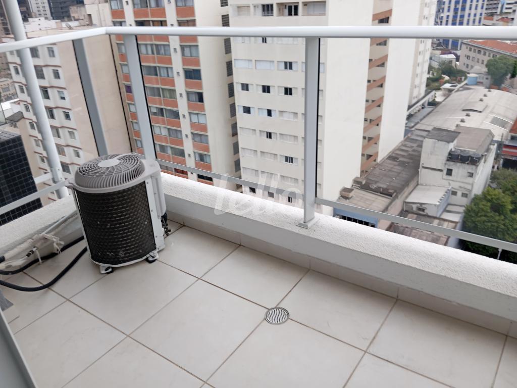 3-VARANDA-003.JPG de Sala / Conjunto para alugar, Padrão com 98 m², e 3 vagas em Pinheiros - São Paulo