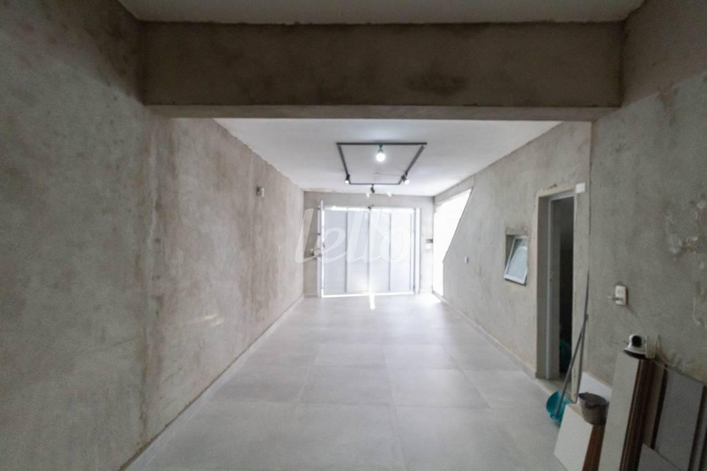 GARAGEM de Casa à venda, sobrado com 150 m², 3 quartos e 2 vagas em Santana - São Paulo