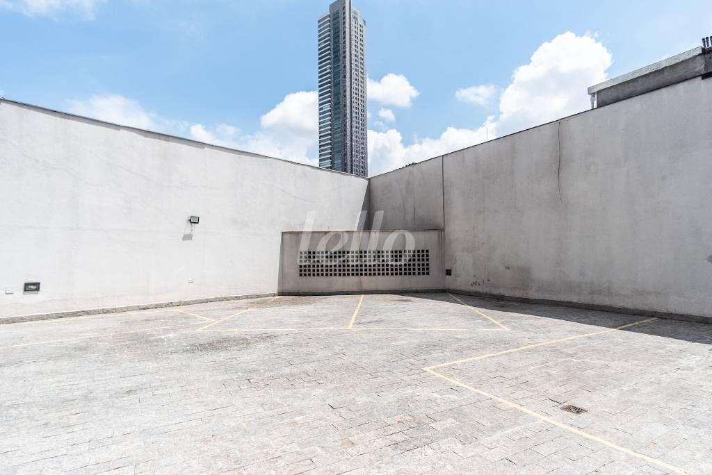 06GARAGEM_001 de Loja à venda, Padrão com 333 m², e 8 vagas em Vila Gomes Cardim - São Paulo