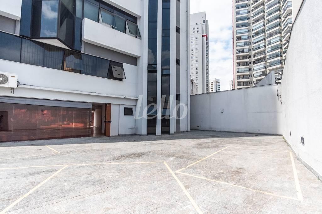06GARAGEM_002 de Loja à venda, Padrão com 333 m², e 8 vagas em Vila Gomes Cardim - São Paulo