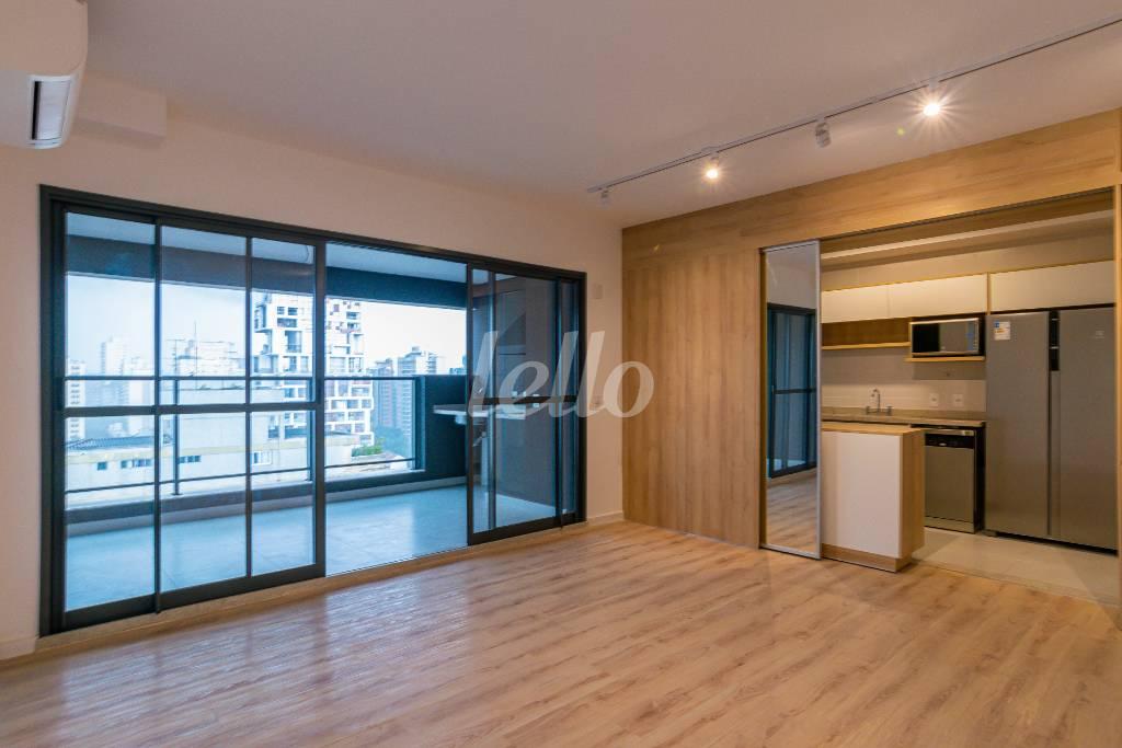 SALA de Apartamento à venda, Padrão com 99 m², 2 quartos e 2 vagas em Pinheiros - São Paulo