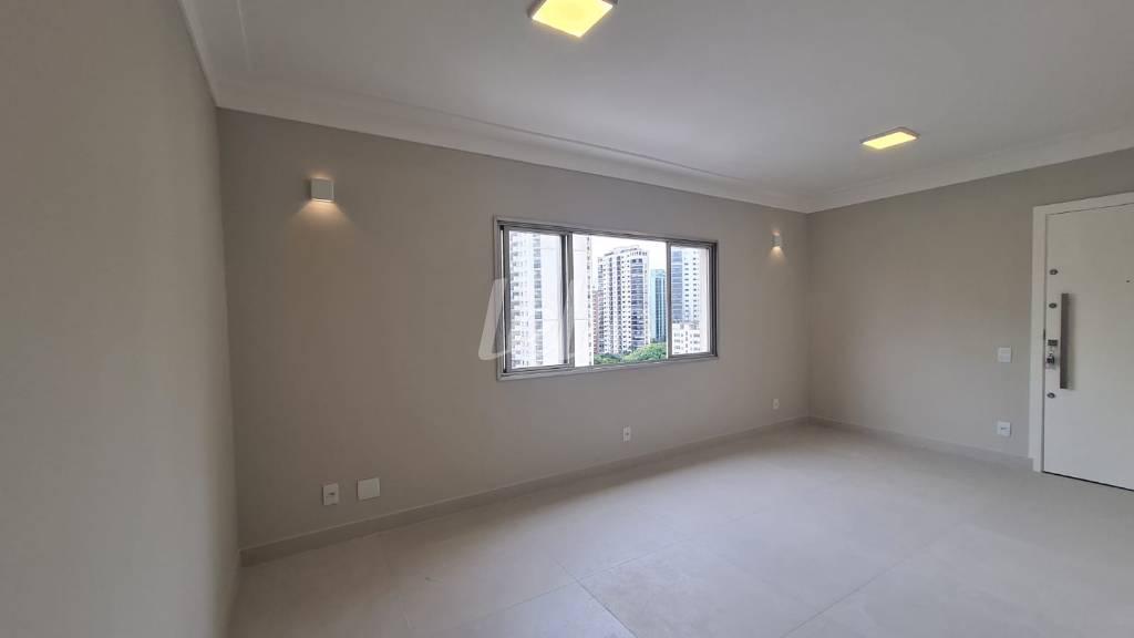SALA de Apartamento à venda, Padrão com 86 m², 3 quartos e 1 vaga em Moema - São Paulo