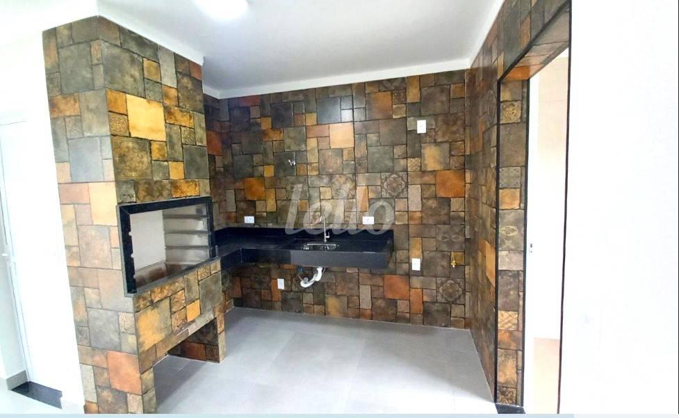 AREA GOURMET de Casa à venda, sobrado com 170 m², 3 quartos e 2 vagas em Mirandopolis - São Paulo