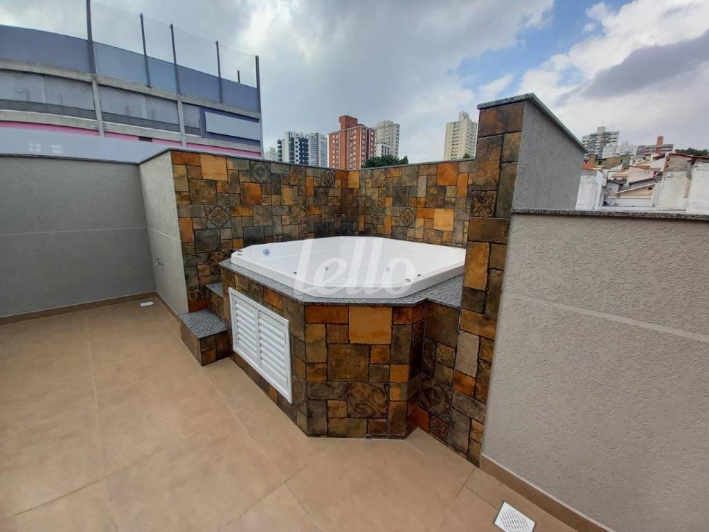 VARANDA COM JACUZZI de Casa à venda, sobrado com 170 m², 3 quartos e 2 vagas em Mirandopolis - São Paulo