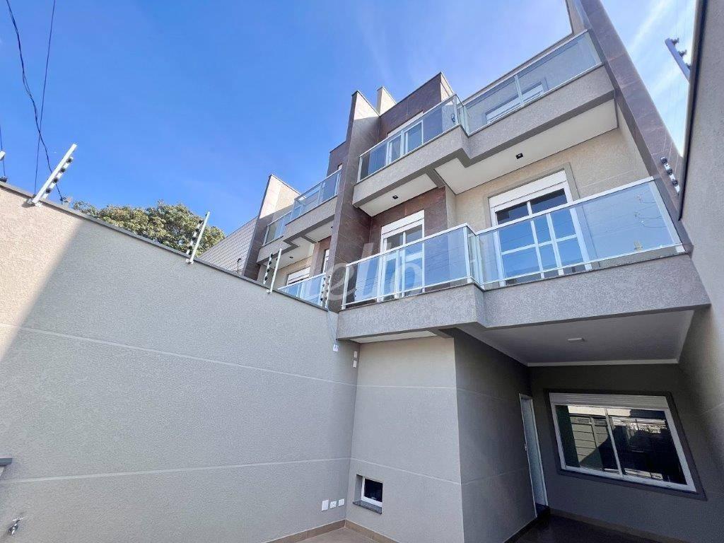 FACHADA de Casa à venda, sobrado com 170 m², 3 quartos e 2 vagas em Mirandopolis - São Paulo