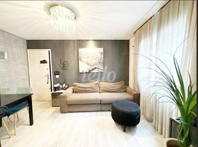 SALA de Apartamento à venda, Padrão com 63 m², 2 quartos e 1 vaga em Vila Olímpia - São Paulo